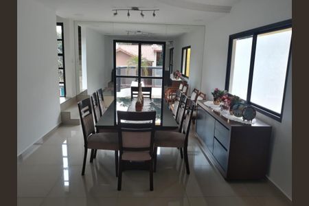 Casa à venda com 250m², 3 quartos e 5 vagas