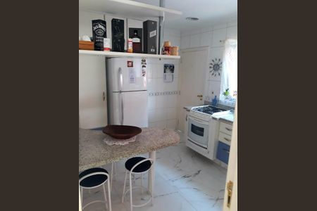 Casa à venda com 3 quartos, 250m² em Jardim Monte Alegre, Taboão da Serra