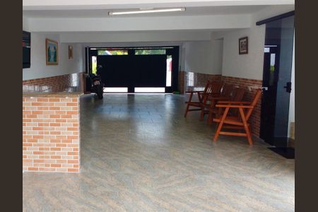 Casa à venda com 3 quartos, 250m² em Jardim Monte Alegre, Taboão da Serra