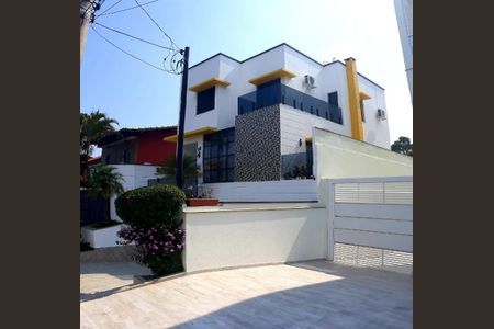 Casa à venda com 250m², 3 quartos e 5 vagas