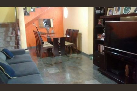 Casa à venda com 4 quartos, 300m² em Vila Carrão, São Paulo
