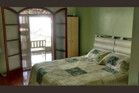 Casa à venda com 4 quartos, 300m² em Vila Carrão, São Paulo