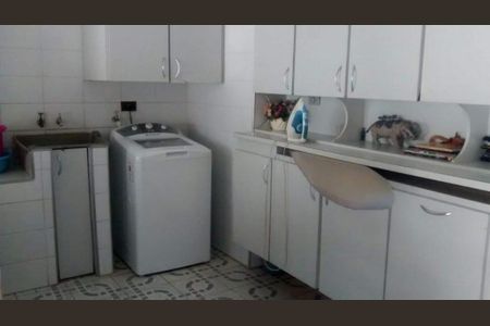 Casa para alugar com 300m², 4 quartos e 2 vagas