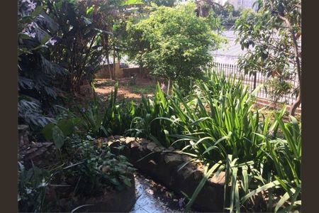 Casa à venda com 825m², 5 quartos e 5 vagas