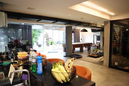 Casa de condomínio para alugar com 525m², 3 quartos e 6 vagasBAR + SALAO COM SINUCA