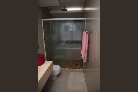 Casa de condomínio para alugar com 525m², 3 quartos e 6 vagasbanheiro 1