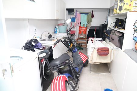 Casa de condomínio para alugar com 525m², 3 quartos e 6 vagaslavanderia