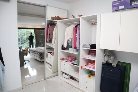 Casa de condomínio para alugar com 525m², 3 quartos e 6 vagasquarto 1