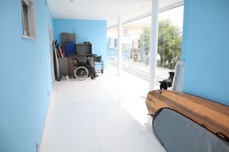 Casa de condomínio para alugar com 525m², 3 quartos e 6 vagasvaranda