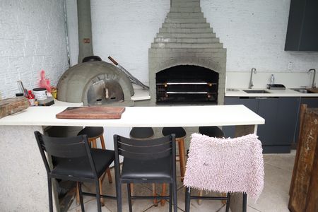 Casa de condomínio para alugar com 525m², 3 quartos e 6 vagaschurrasqueira