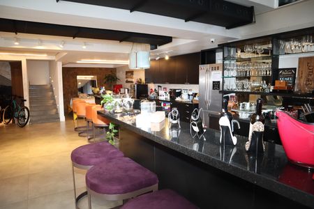 Casa de condomínio para alugar com 525m², 3 quartos e 6 vagasBAR