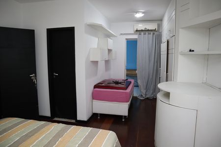 Casa de condomínio para alugar com 525m², 3 quartos e 6 vagasquarto 4