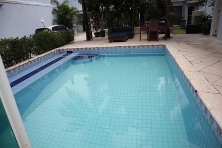 Casa de condomínio para alugar com 525m², 3 quartos e 6 vagaspiscina
