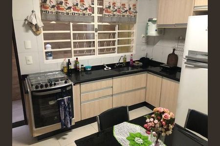 Casa à venda com 130m², 3 quartos e 4 vagas
