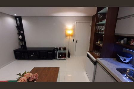 Apartamento à venda com 2 quartos, 50m² em Melville Empresarial II, Barueri