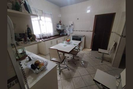 Casa à venda com 270m², 5 quartos e 6 vagas