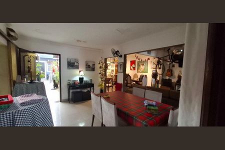Casa à venda com 150m², 2 quartos e 2 vagas