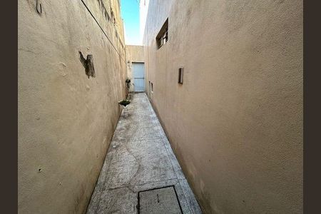 Casa à venda com 122m², 2 quartos e 1 vaga