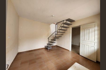 Casa à venda com 2 quartos, 152m² em Jardim São Jorge, São Paulo