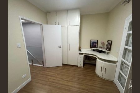 Casa à venda com 3 quartos, 220m² em Jardim Ivana, São Paulo