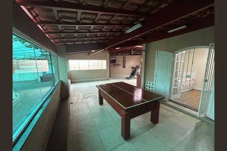 Casa à venda com 3 quartos, 220m² em Jardim Ivana, São Paulo