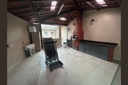 Casa à venda com 220m², 3 quartos e 3 vagas