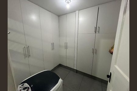 Casa à venda com 220m², 3 quartos e 3 vagas