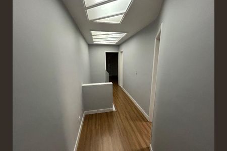 Casa à venda com 220m², 3 quartos e 3 vagas