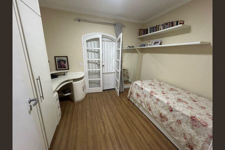 Casa à venda com 3 quartos, 220m² em Jardim Ivana, São Paulo