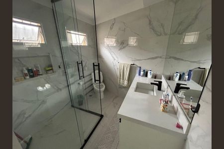 Casa à venda com 220m², 3 quartos e 3 vagas