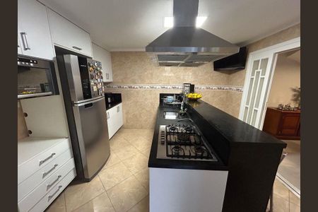Casa à venda com 220m², 3 quartos e 3 vagas
