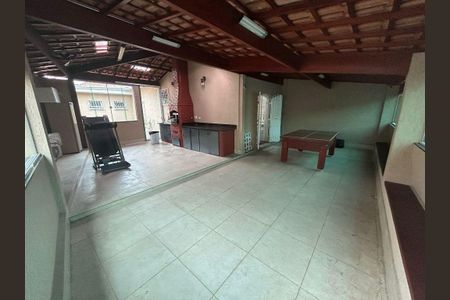 Casa à venda com 3 quartos, 220m² em Jardim Ivana, São Paulo