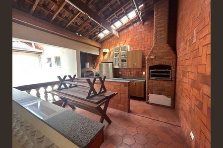 Casa à venda com 4 quartos, 150m² em Jardim São Jorge, São Paulo