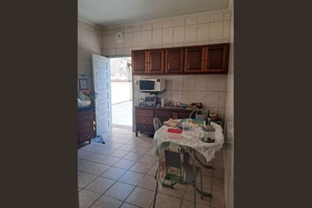 Casa à venda com 114m², 2 quartos e 1 vaga