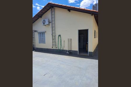 Casa à venda com 114m², 2 quartos e 1 vaga