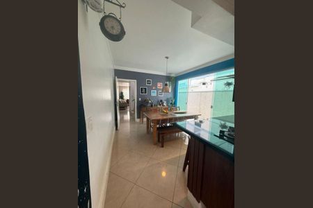 Casa à venda com 125m², 3 quartos e 2 vagas
