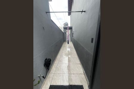 Casa à venda com 101m², 2 quartos e 2 vagas
