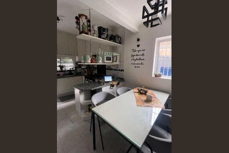 Casa à venda com 101m², 2 quartos e 2 vagas
