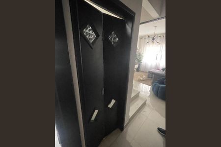 Casa à venda com 101m², 2 quartos e 2 vagas