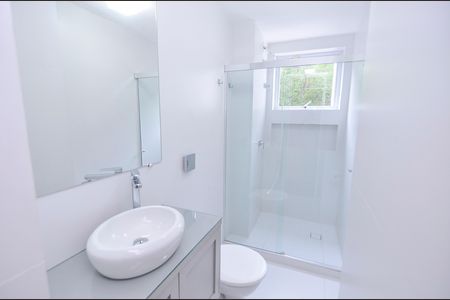 Apartamento à venda com 55m², 2 quartos e 1 vaga Apartamento à venda com 55m², 2 quartos e 1 vagaBanheiro