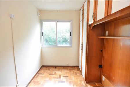 Quarto 1 de apartamento para alugar com 2 quartos, 55m² em Grajaú, Rio de Janeiro