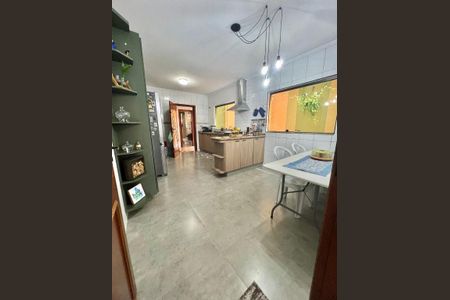 Casa à venda com 3 quartos, 125m² em Vila Guedes, São Paulo