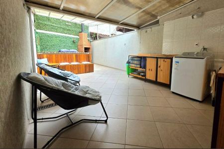 Casa à venda com 86m², 2 quartos e 2 vagas
