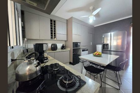 Casa à venda com 86m², 2 quartos e 2 vagas