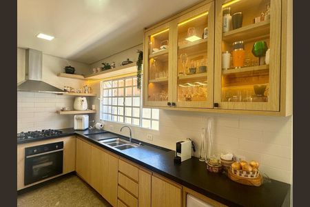 Casa à venda com 100m², 3 quartos e 2 vagas