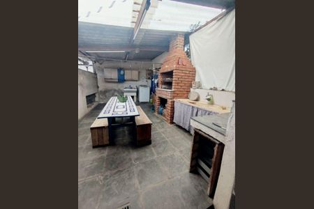 Casa à venda com 520m², 2 quartos e 2 vagas