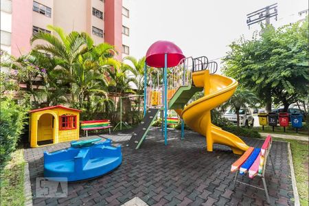 Apartamento à venda com 67m², 3 quartos e 1 vaga Apartamento à venda com 67m², 3 quartos e 1 vagaÁrea comum - Playground