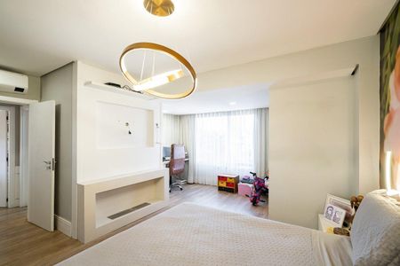 Apartamento à venda com 211m², 3 quartos e 2 vagas Apartamento à venda com 211m², 3 quartos e 2 vagasQuarto 1