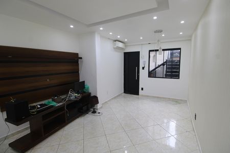 Casa para alugar com 2 quartos, 300m² em Abolição, Rio de Janeiro