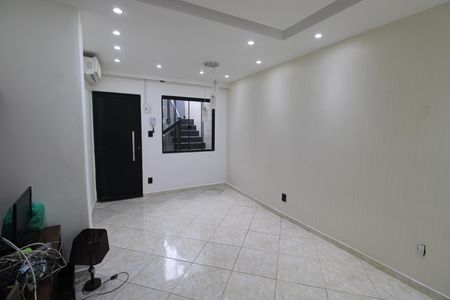 Casa para alugar com 2 quartos, 300m² em Abolição, Rio de Janeiro